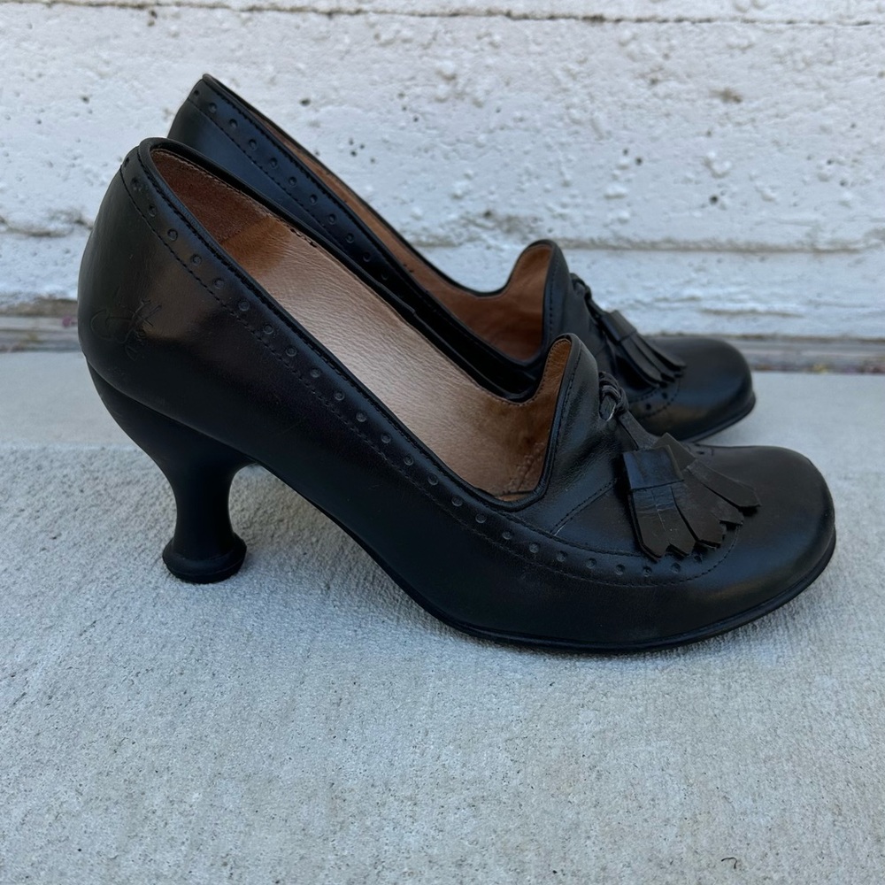 John Fluevog Black Women's Heels kiltie & tassel-size 6